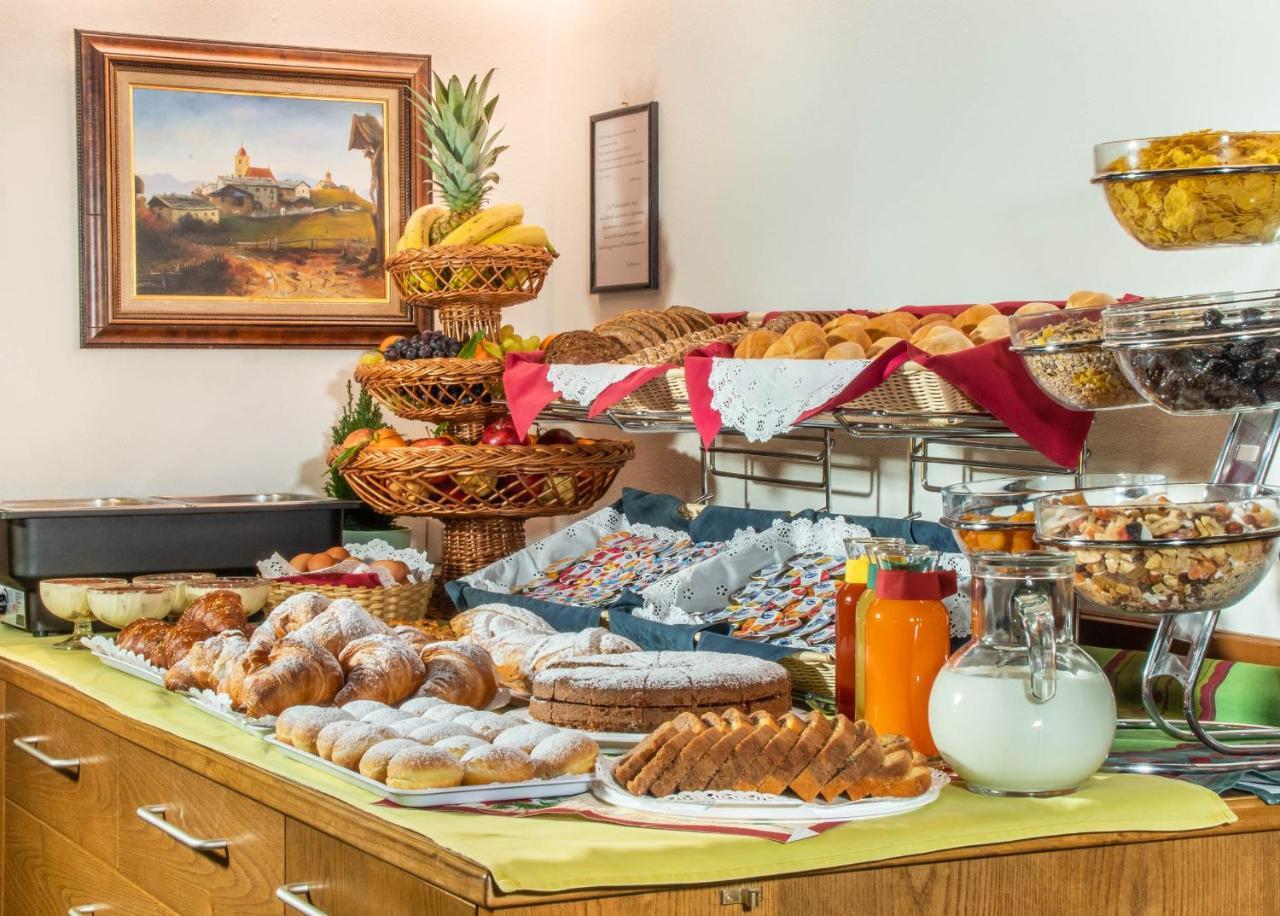 Hotel Pontives Ortisei Kültér fotó