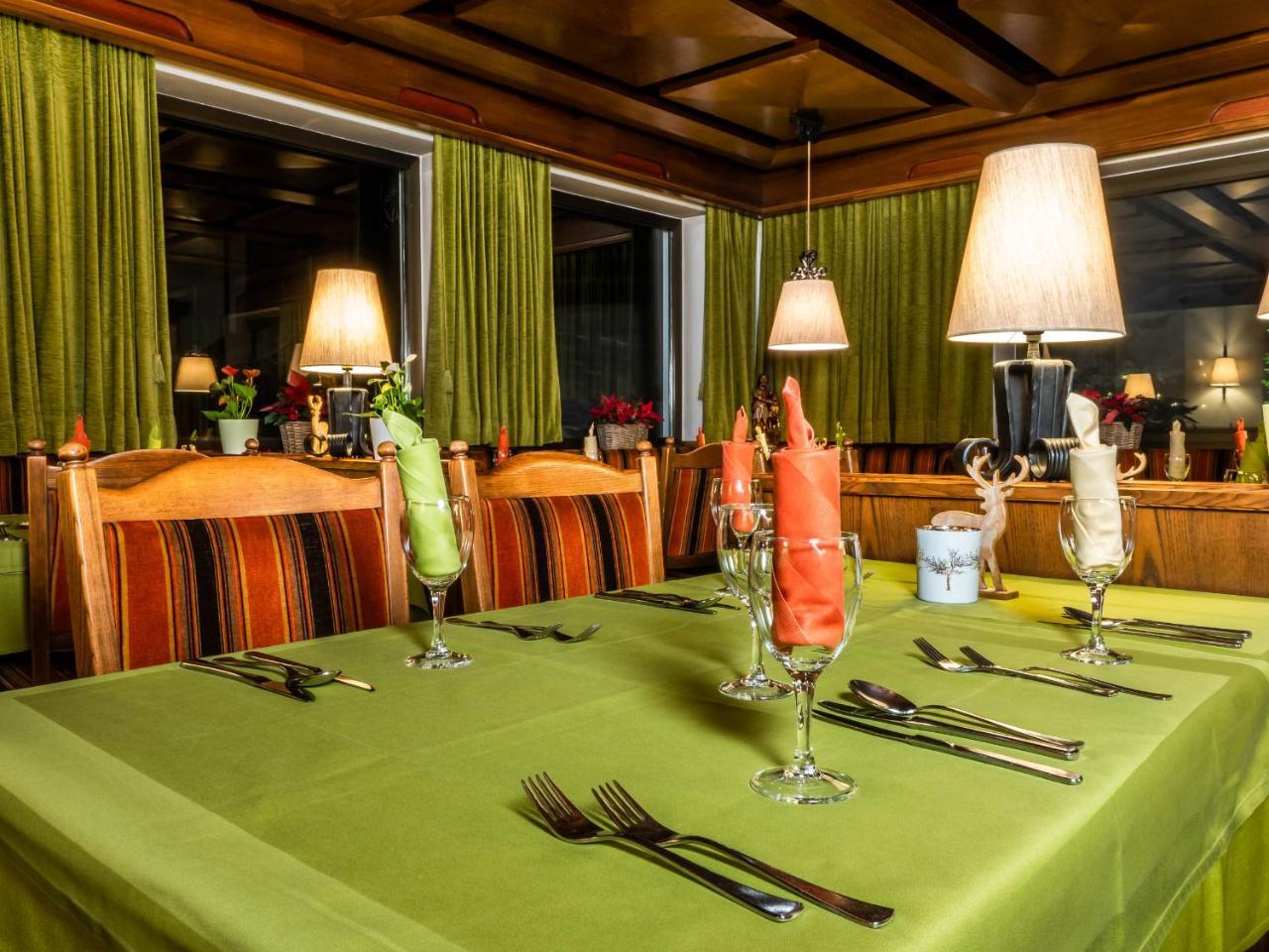 Hotel Pontives Ortisei Kültér fotó