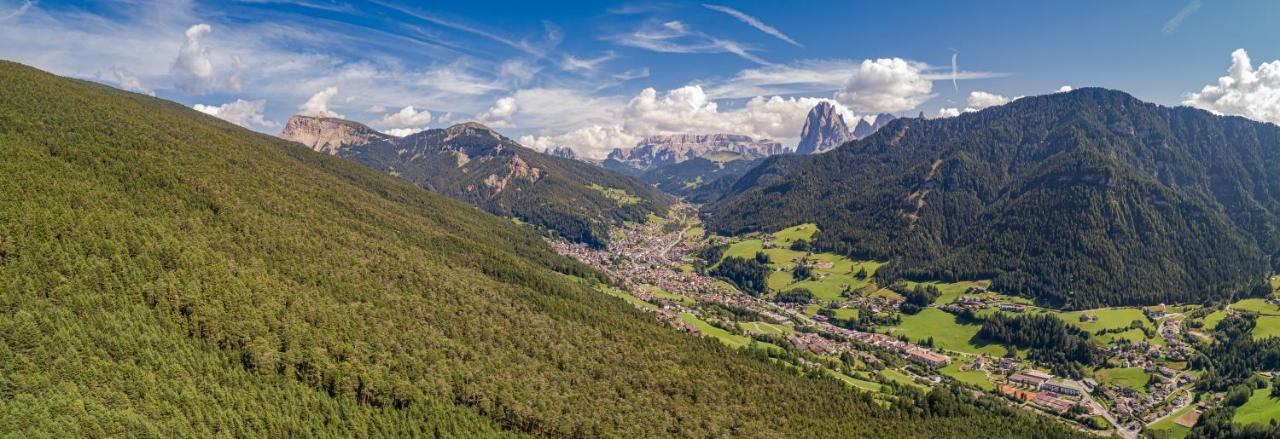 Hotel Pontives Ortisei Kültér fotó
